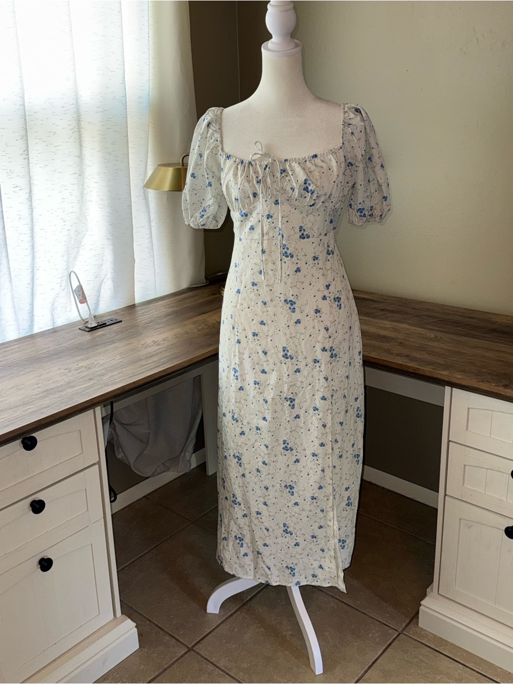 Regency Style Floral Puff-Sleeve Dress Large